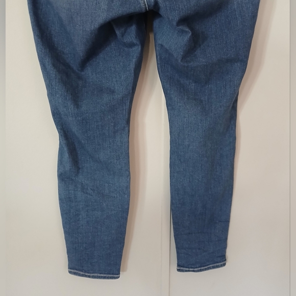 Torrid Bombshell Skinny Premium Stretch High-Rise Button Fly Jeans - Picture 12 of 14